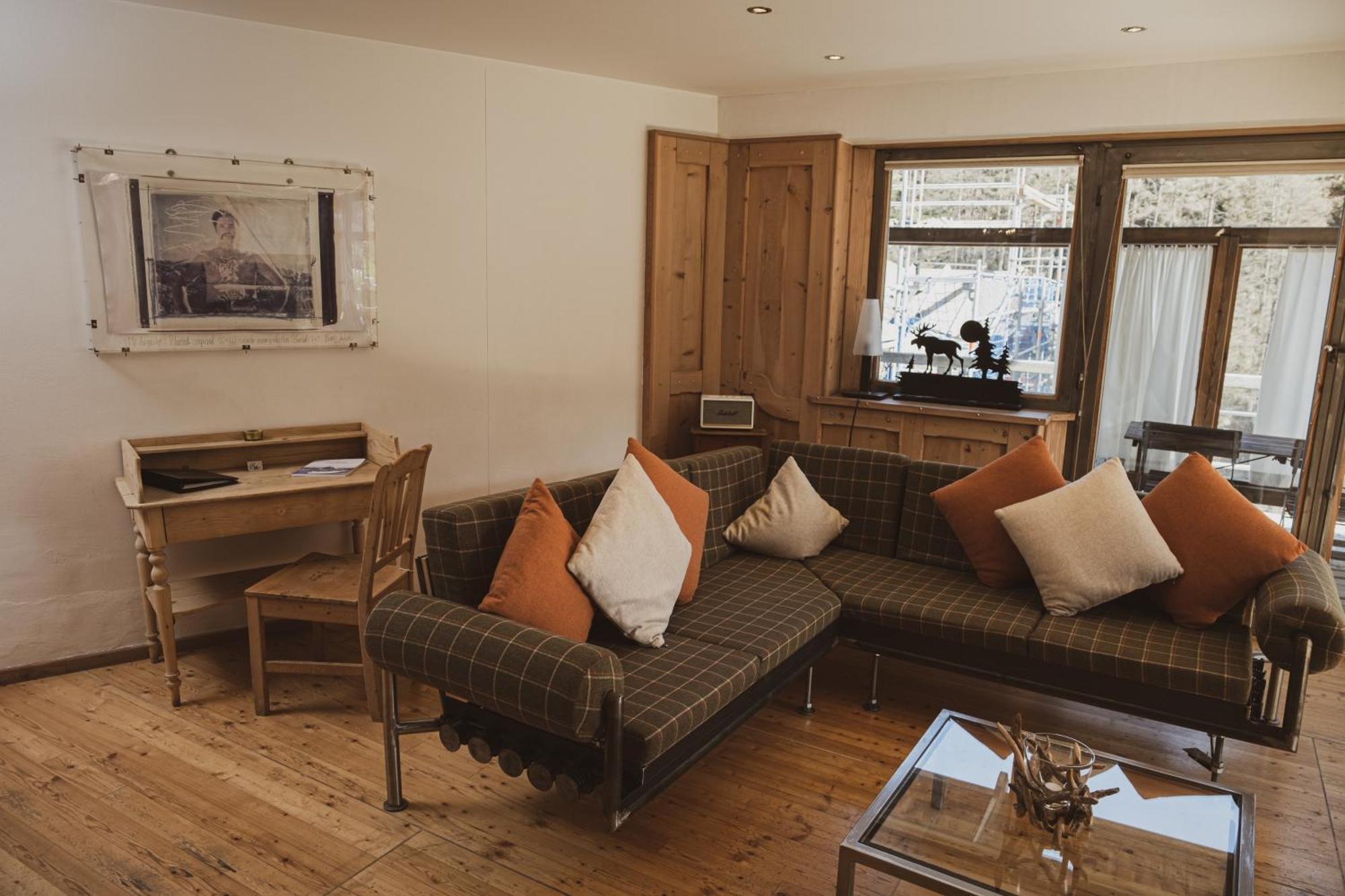 Backstage Hotel Serviced Apartments Zermatt Kültér fotó